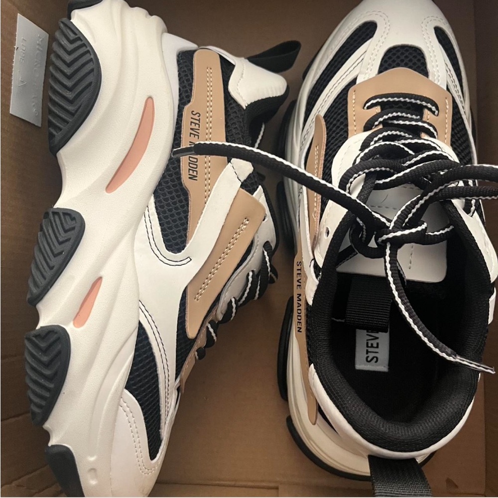 Steve Madden White and Tan Athletic Sneakers